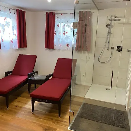 亚历克斯度假公寓 韦兴