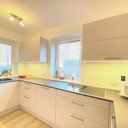 亚历克斯度假公寓 韦兴