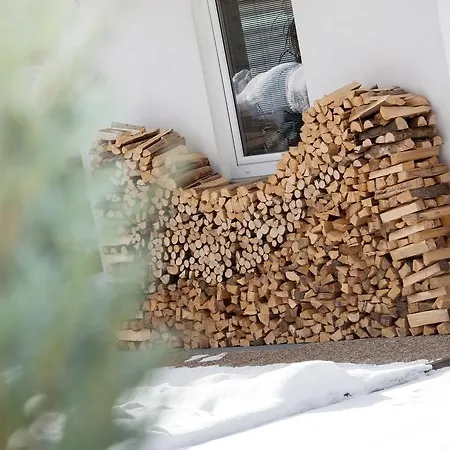 亚历克斯度假公寓 *