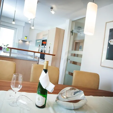 فيرينهاوس أليكس * ويسنغ