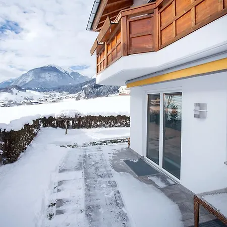 Alex Holiday home *